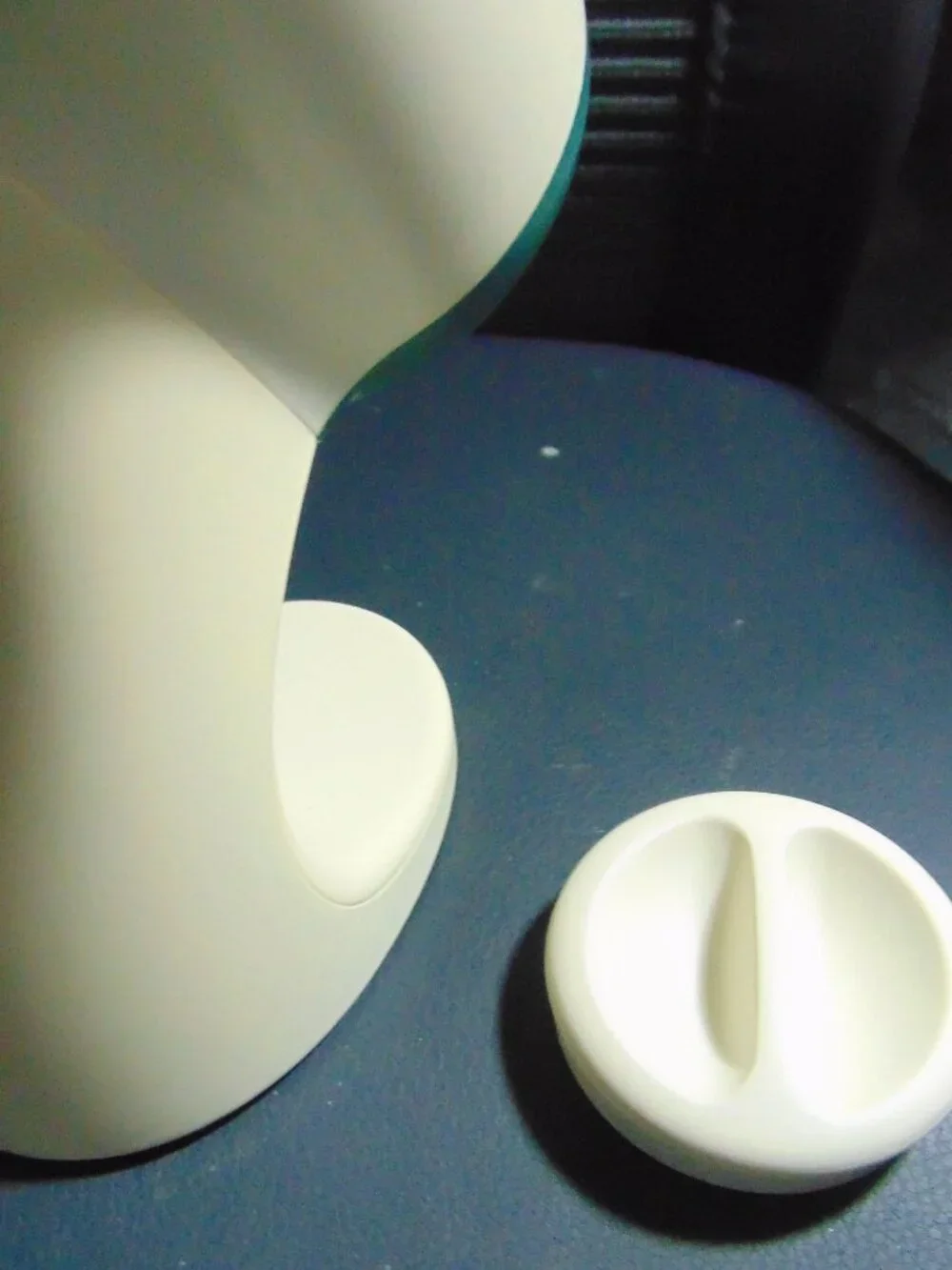 Vintage Dixie 3 ounces Paper Cup Dispenser for Countertop, Cream w/ green accent